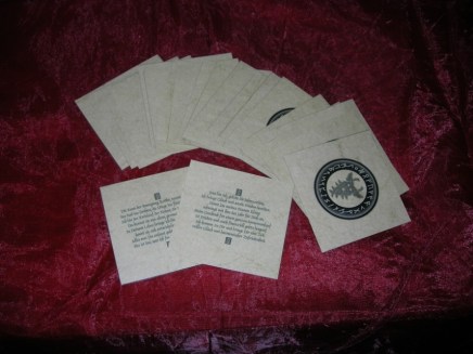 Die Runenkarten enthalten jeweils ein kraftvolles Gedicht zur jeweiligen Rune.