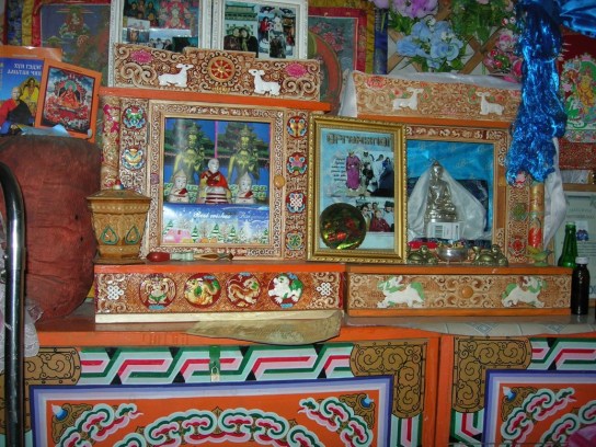 Ein mongolischer Hausaltar.