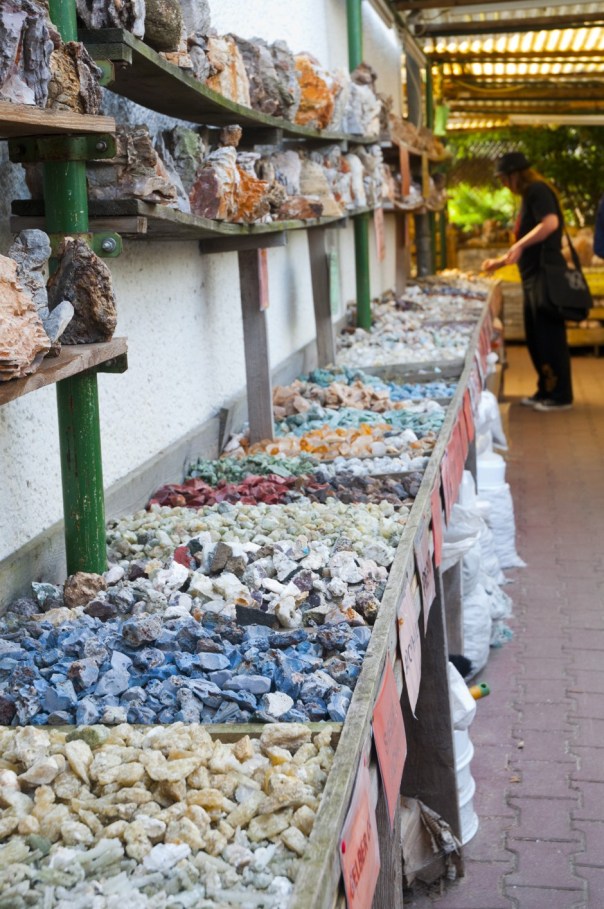 Shoppingmeile für Hexne und andere Steinfans... Foto: Thanis Voyant