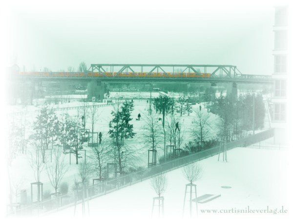 Ein ganz besonderer Blick auf das Gleisdreck mit der U1. Winterwelt Berlin. Foto: Curtis Nike