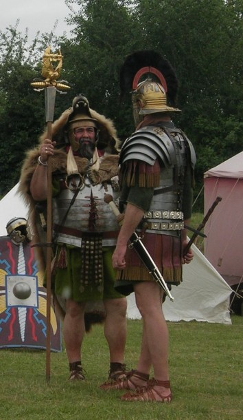 Signifer und Centurio.