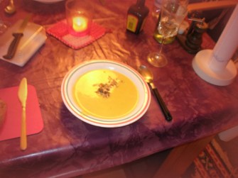 Heiße Suppe an kalten Wintertagen wirkt Wunder!